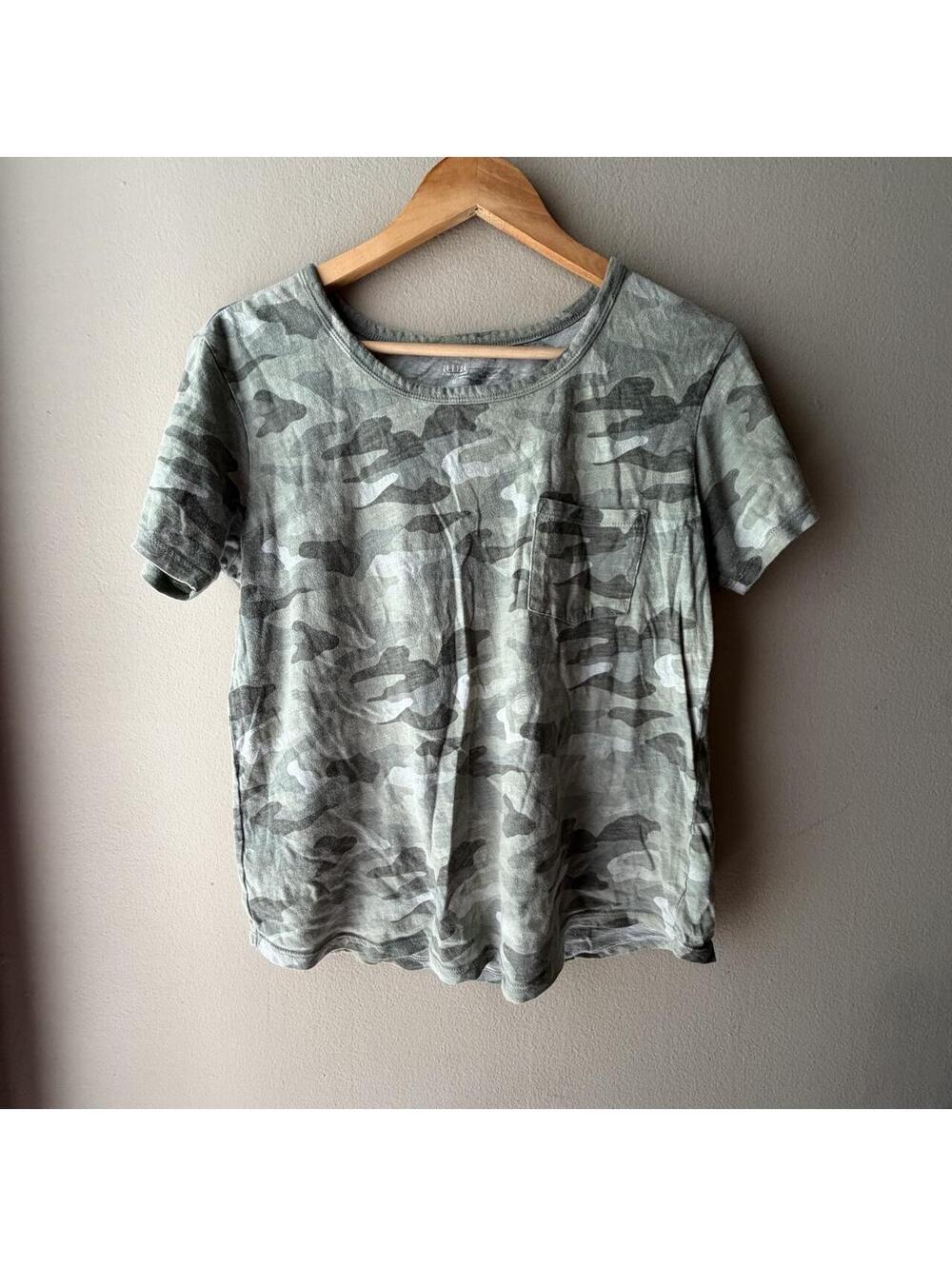 a.n.a Green Camo Cotton Pocket Tee • Medium